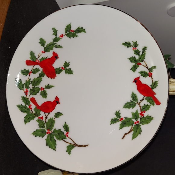 1984 Lefton Collectible Plate Red Cardinal Bird Holly Berry Gold Trim Christmas - Picture 1 of 7